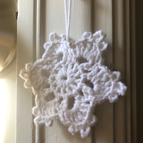 Crochet Snowflake Ornaments (4 pack) - Picture 7 of 7